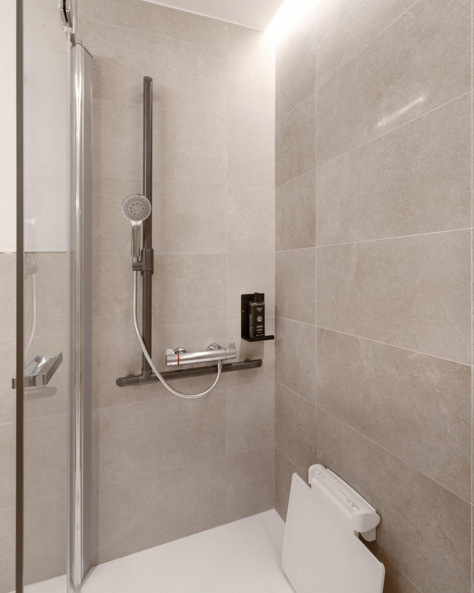 Limehome Madrid Calle De Juan Hurtado De Mendoza الغرفة الصورة
